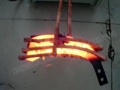 利用超音頻淬火爐對(duì)收割機(jī)刀片進(jìn)行淬火熱處理 利用超音頻淬火爐對(duì)收割機(jī)刀片進(jìn)行淬火熱處理